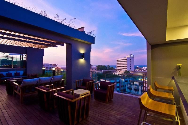 Отель The Sun Xclusive