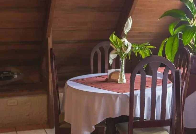 فندق Villa Zurquí