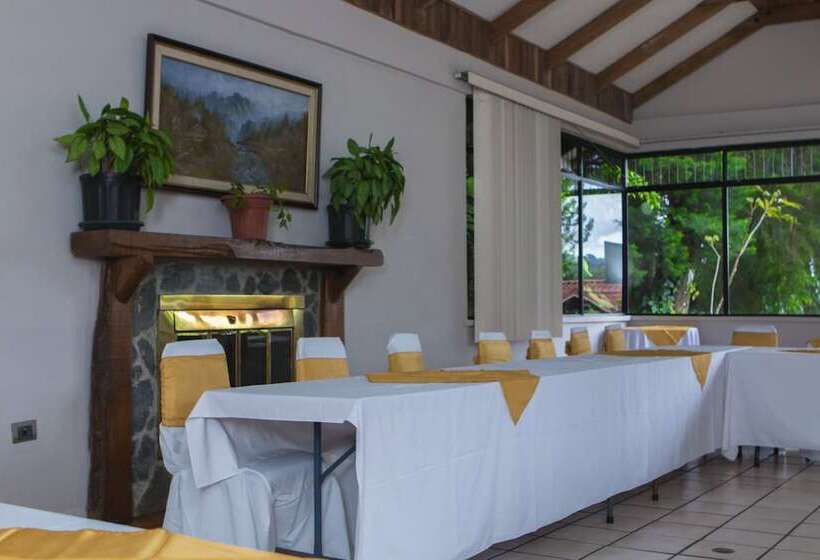 فندق Villa Zurquí