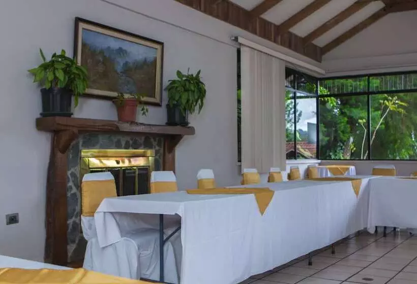 فندق Villa Zurquí