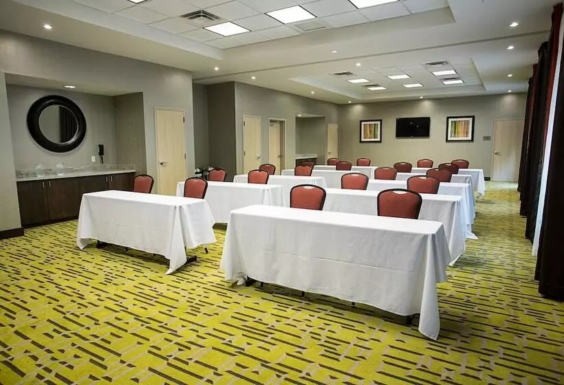 Fairfield Inn & Suites By Marriott Moscow