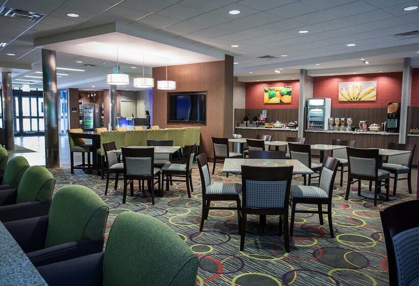 Fairfield Inn & Suites By Marriott Moscow