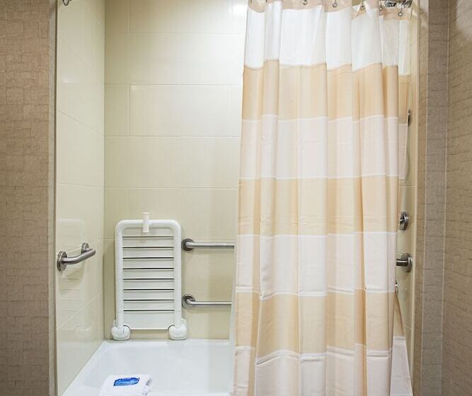 Fairfield Inn & Suites By Marriott Moscow