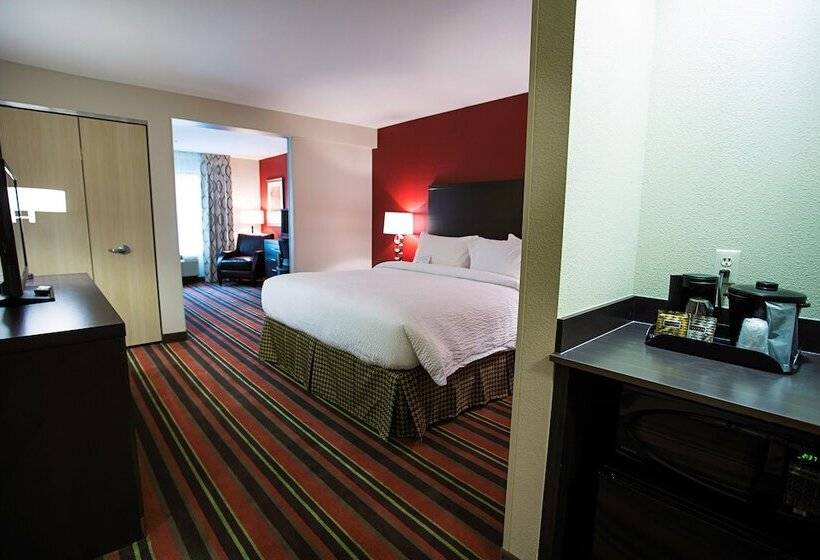 Fairfield Inn & Suites By Marriott Moscow