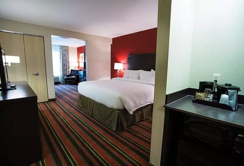 Fairfield Inn & Suites By Marriott Moscow