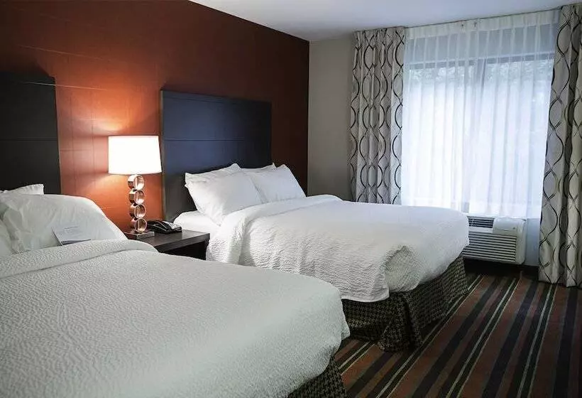 Fairfield Inn & Suites By Marriott Moscow