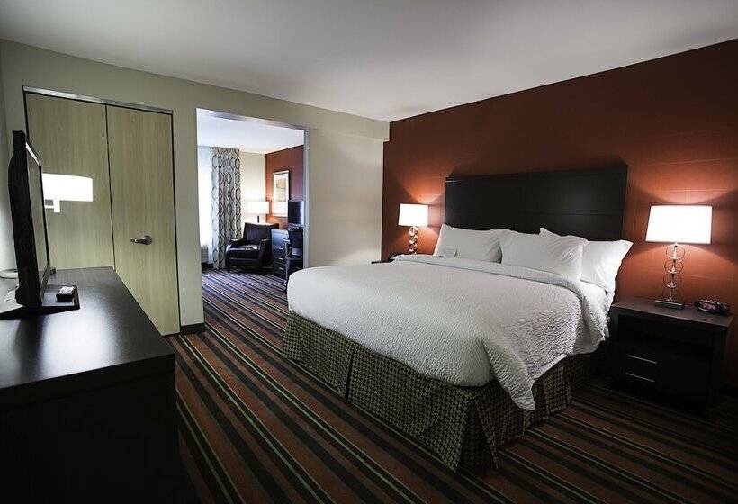 Fairfield Inn & Suites By Marriott Moscow