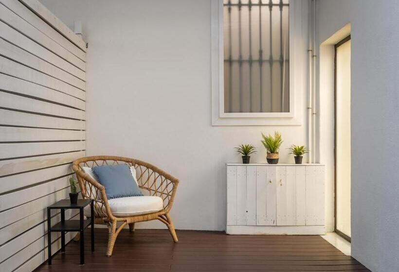 مسافرخانه Bypillow Ramblas