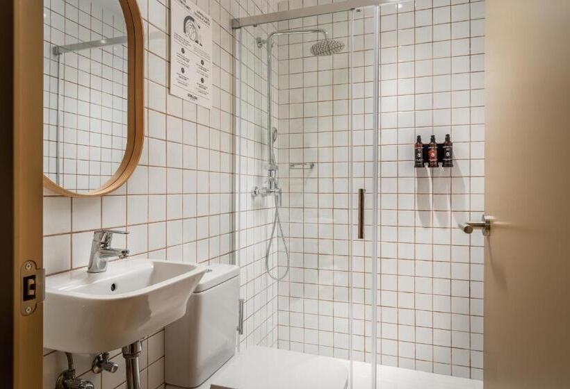 مسافرخانه Bypillow Ramblas