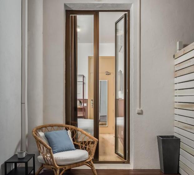 مسافرخانه Bypillow Ramblas