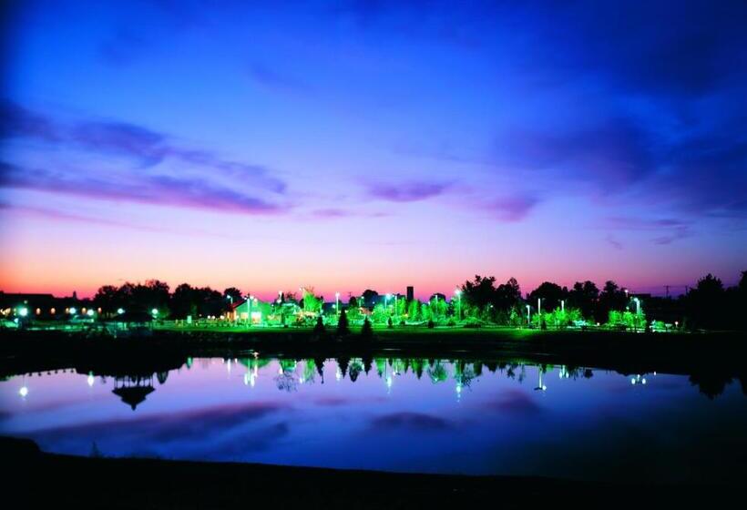 فندق Birdinhand Family Inn