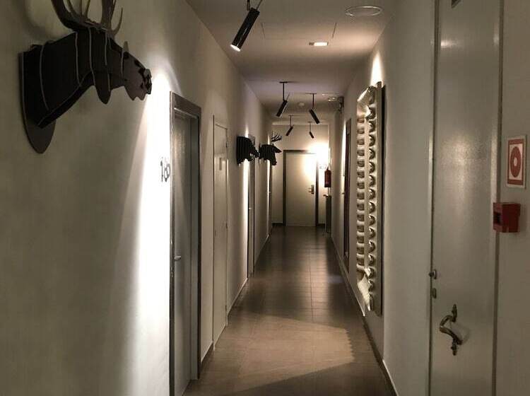 هتل Chic & Basic Zoo