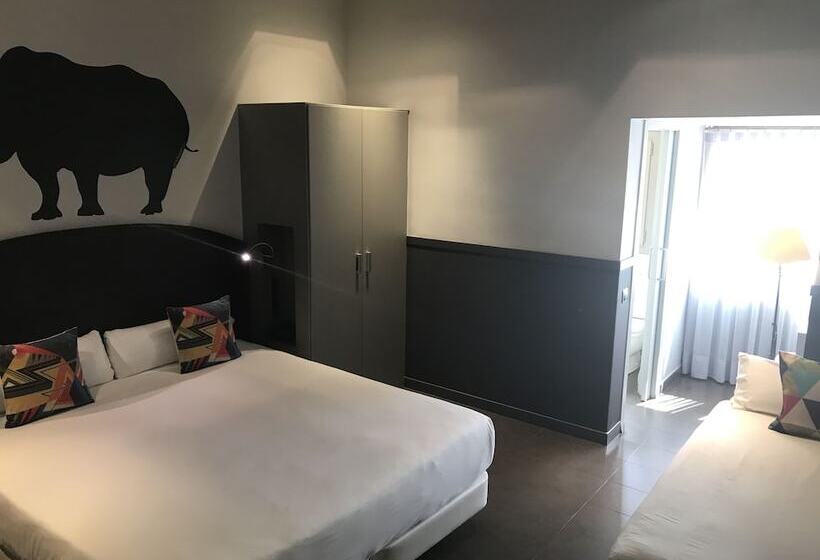 هتل Chic & Basic Zoo