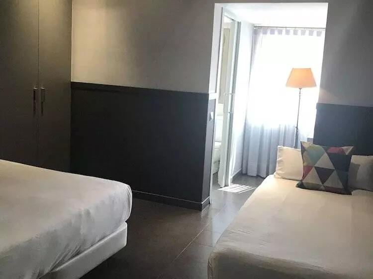 Отель Chic & Basic Zoo