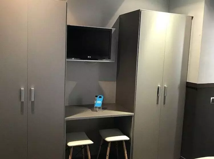 Отель Chic & Basic Zoo