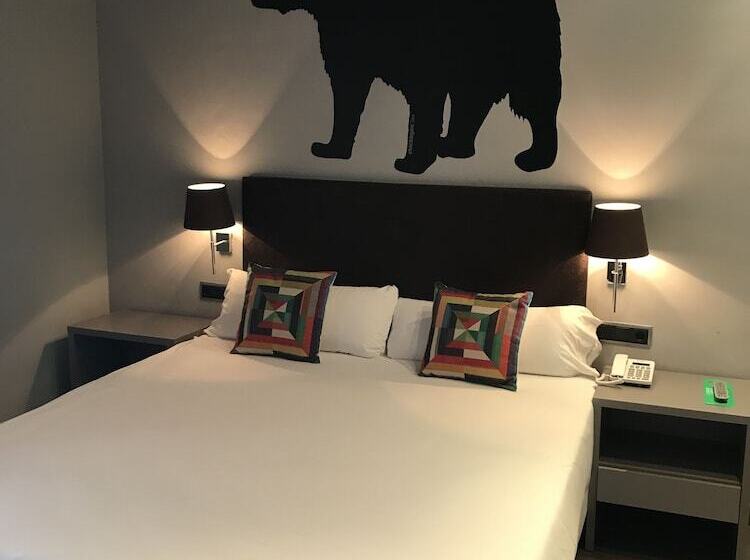 هتل Chic & Basic Zoo