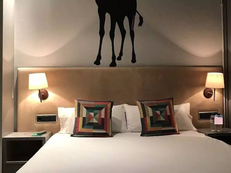 Отель Chic & Basic Zoo