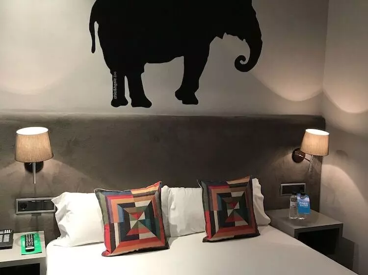Отель Chic & Basic Zoo