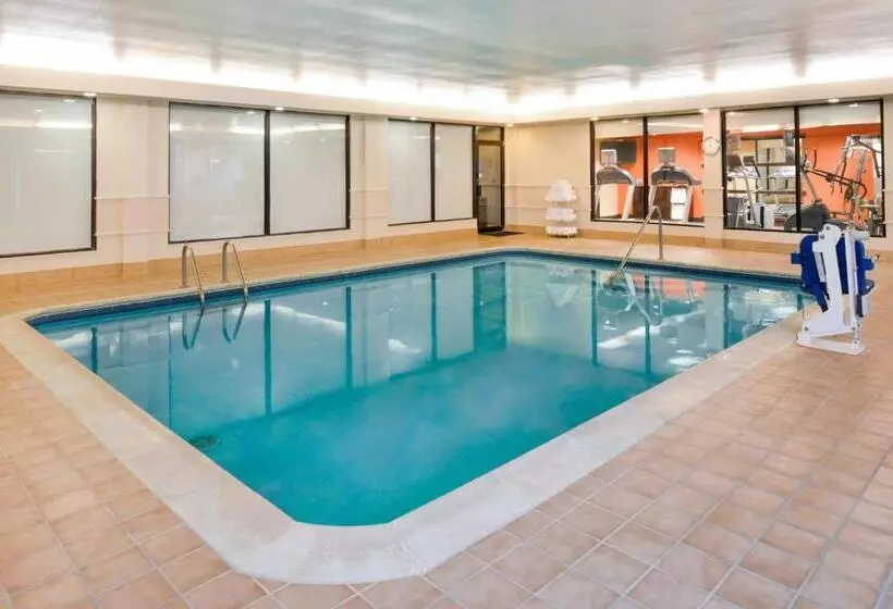 ホテル Courtyard Beaumont