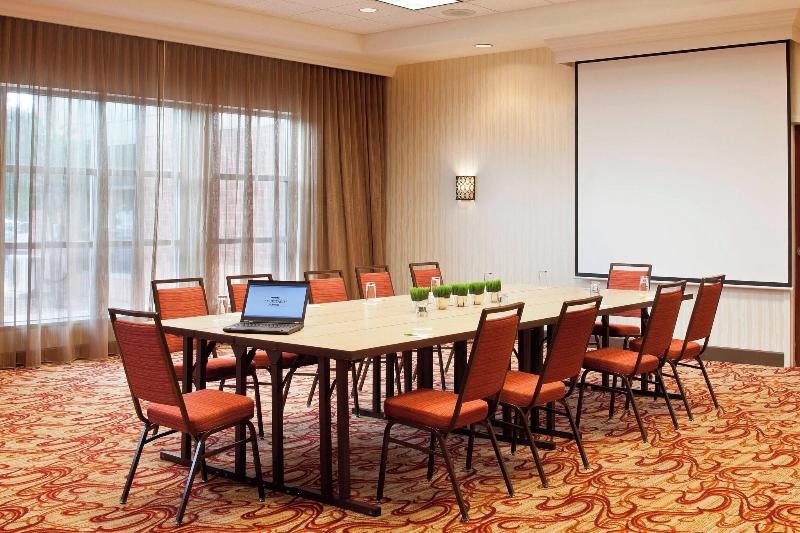 호텔 Courtyard By Marriott Pueblo