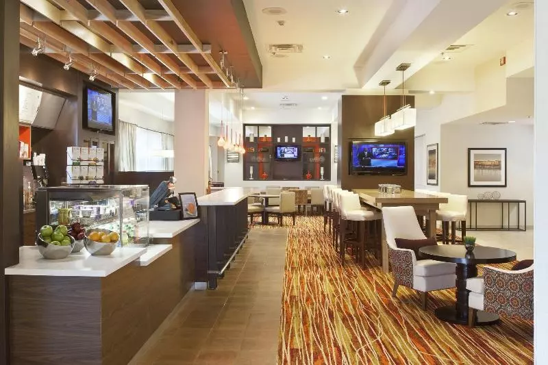 Отель Courtyard By Marriott Pueblo