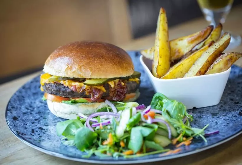 Отель Hampton By Hilton Amsterdam Airport Schiphol