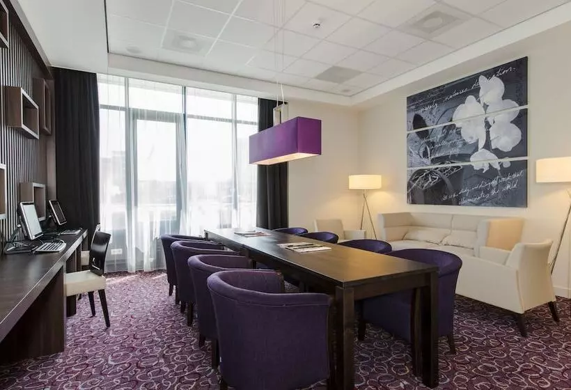 Отель Hampton By Hilton Amsterdam Airport Schiphol