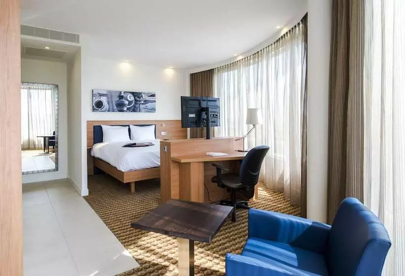 Отель Hampton By Hilton Amsterdam Airport Schiphol