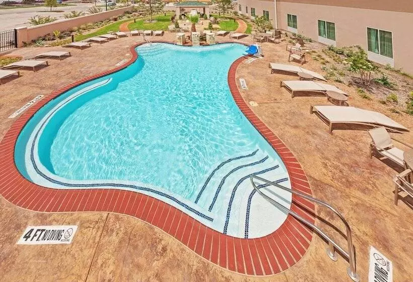 בית מלון כפרי Hilton Garden Inn Midland