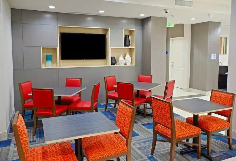 ホテル Holiday Inn Express & Suites   Phoenix North   Scottsdale, An Ihg