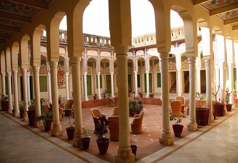 Отель Indra Vilas