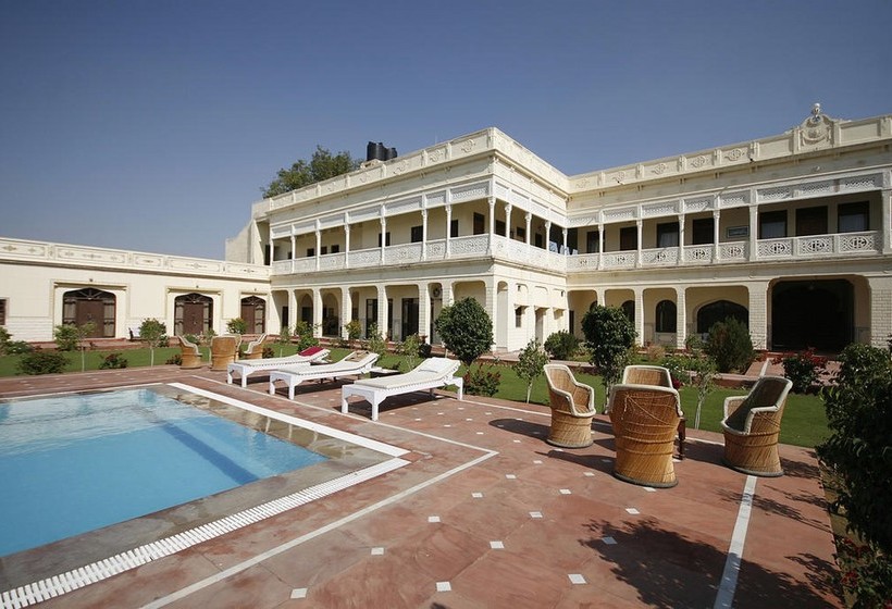 Отель Indra Vilas