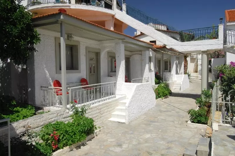 Hôtel Makis Apartments