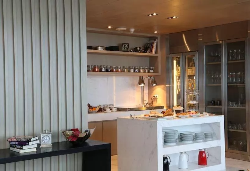 Отель Marriott Bangkok Sukhumvit