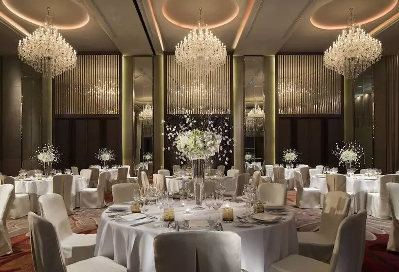 Отель Marriott Bangkok Sukhumvit