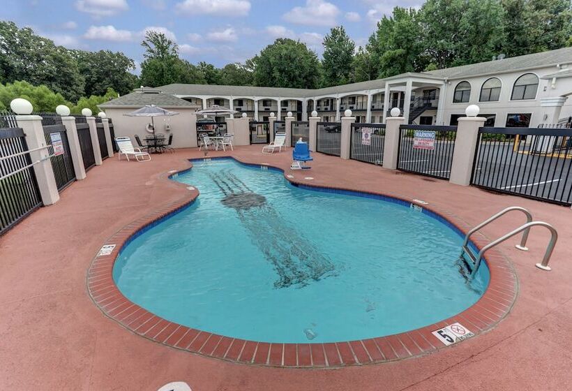 فندق Memorylane Inn & Suites