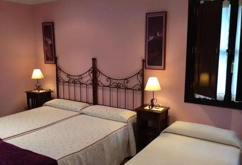 田舎風ホテル El Texeu