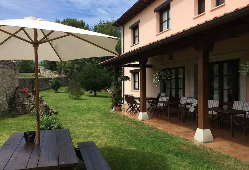 田舎風ホテル El Texeu