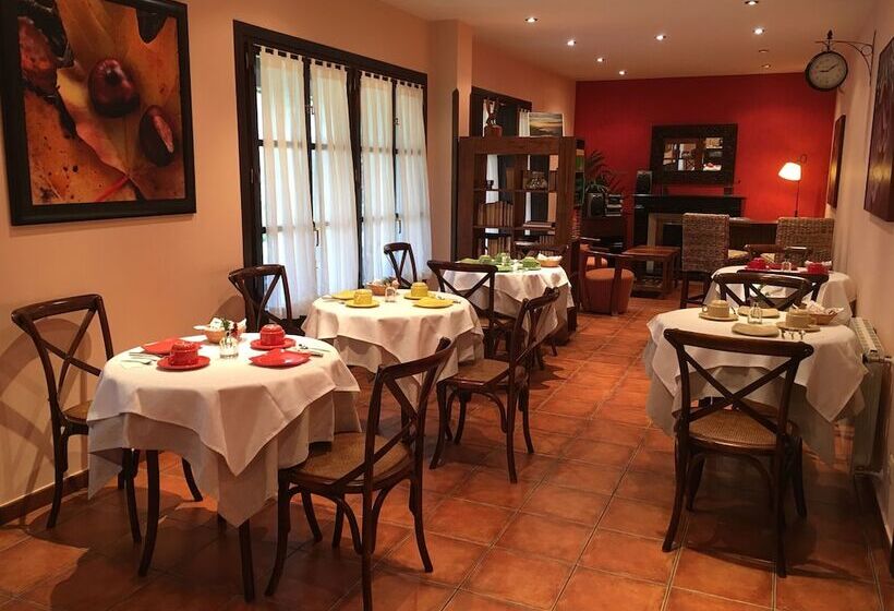 田舎風ホテル El Texeu