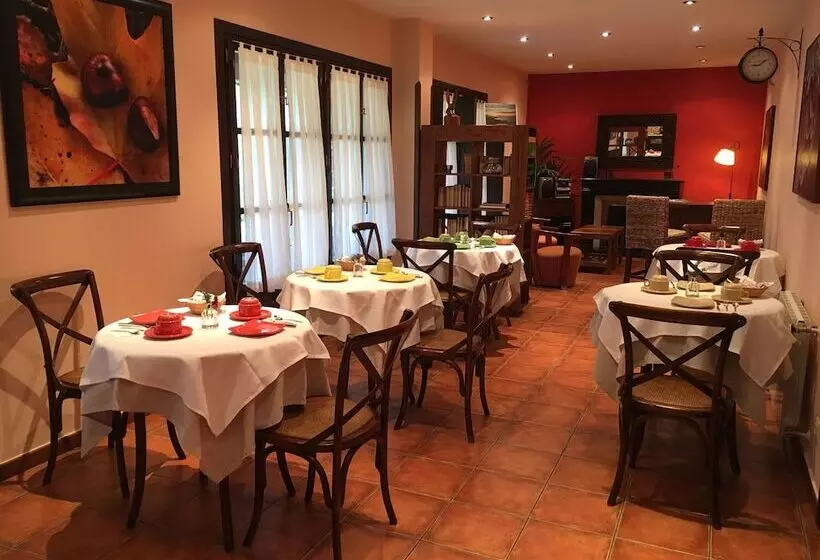 田舎風ホテル El Texeu