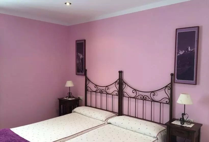 田舎風ホテル El Texeu