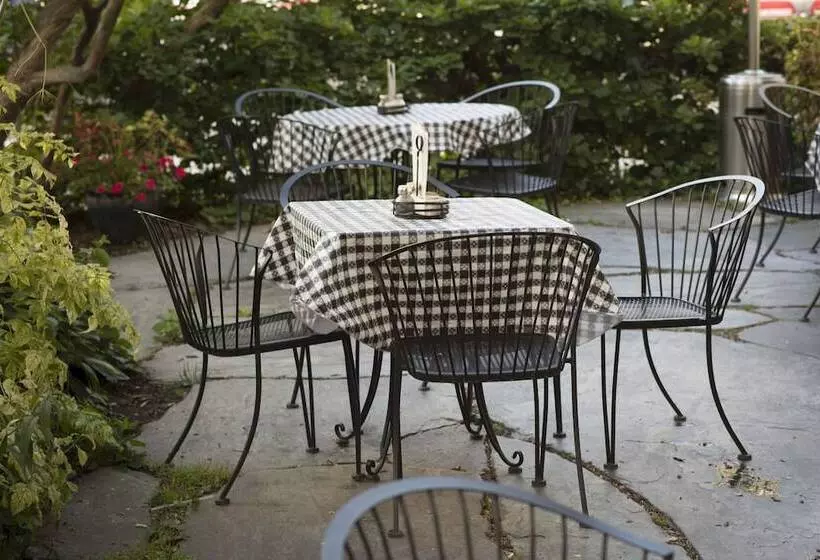 ホテル The Norwich Inn