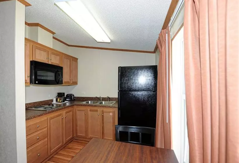 Instalodge Hotel & Suites