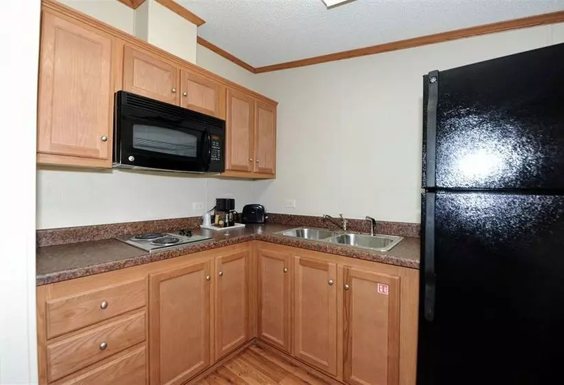 Instalodge Hotel & Suites