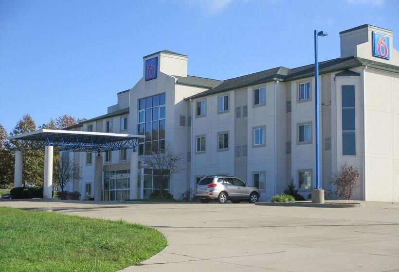 호텔 Baymont By Wyndham Kingdom City