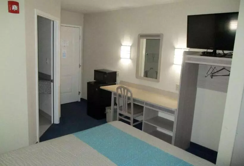 호텔 Baymont By Wyndham Kingdom City