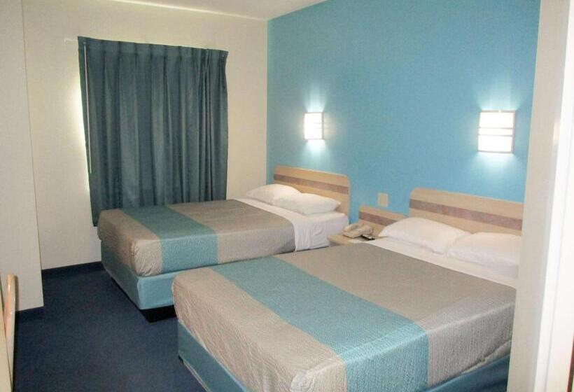 호텔 Baymont By Wyndham Kingdom City