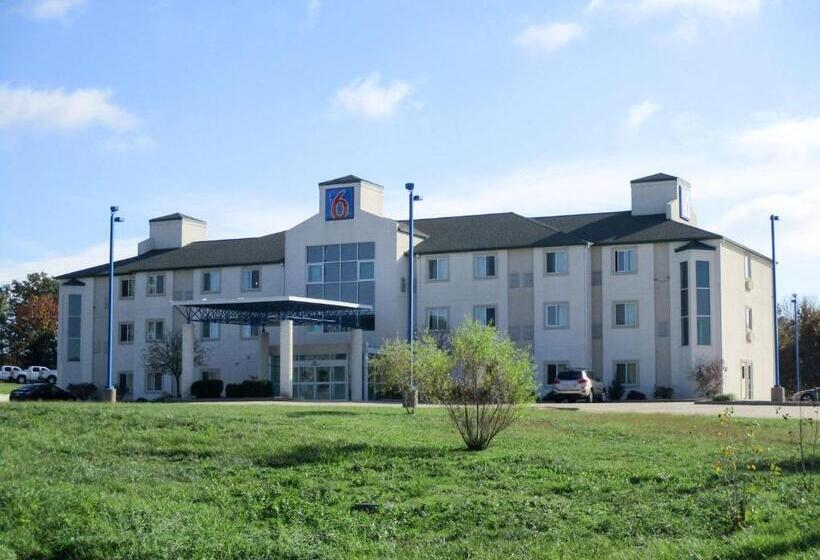 호텔 Baymont By Wyndham Kingdom City