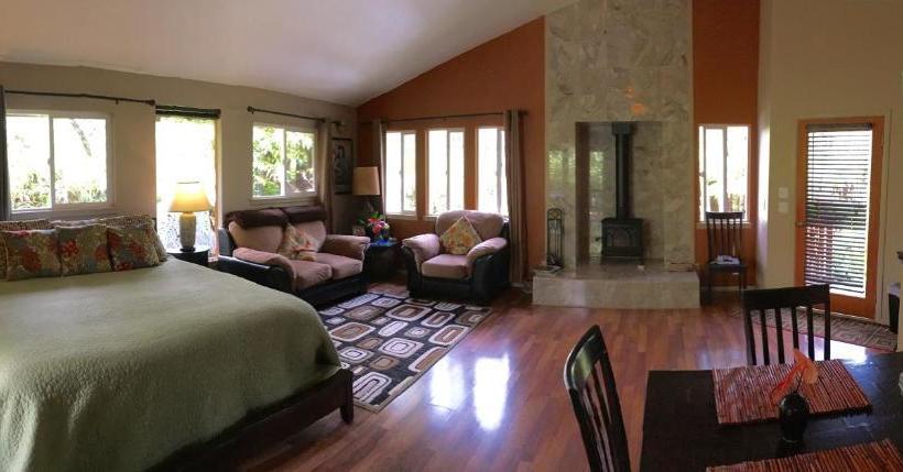 Volcano Singing Forest Cottage