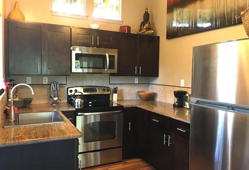 Volcano Singing Forest Cottage